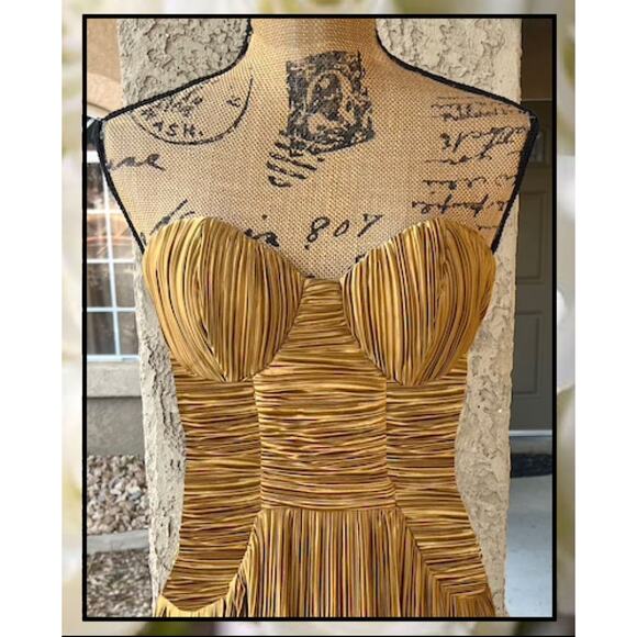 Lulus Gold Plisse Strapless Drop Waist Deeply Glamorous Mini Dress Size M NEW - Picture 3 of 8